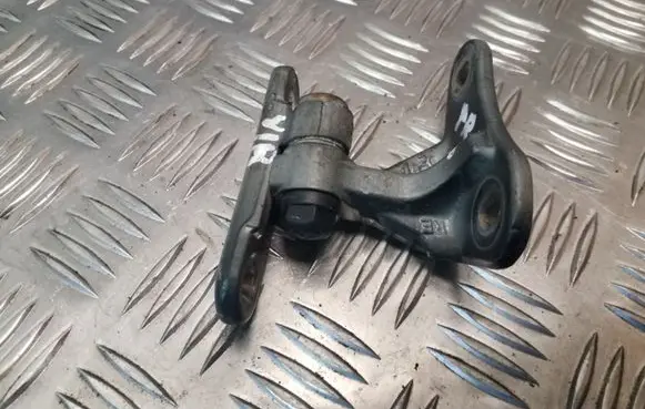 Mercedes-Benz ML W164 Front door upper hinge