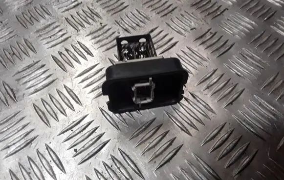 Opel Zafira B Coolant fan relay C6546