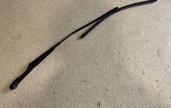 Porsche Panamera (971) Front wiper blade arm 971955410