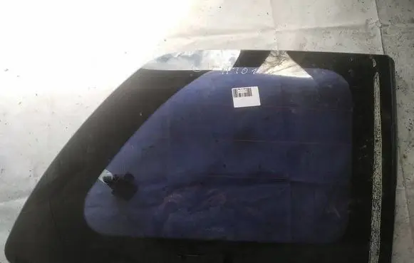 Mazda MPV Rear side window AS2
