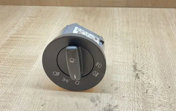 Skoda Octavia Mk2 (1Z) Light switch 1Z0941431G 04067403