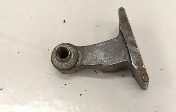 BMW 1 F40 Front door upper hinge 7246068