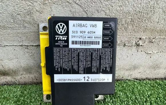Volkswagen PASSAT B6 Airbag control unit/module 3C0909605M