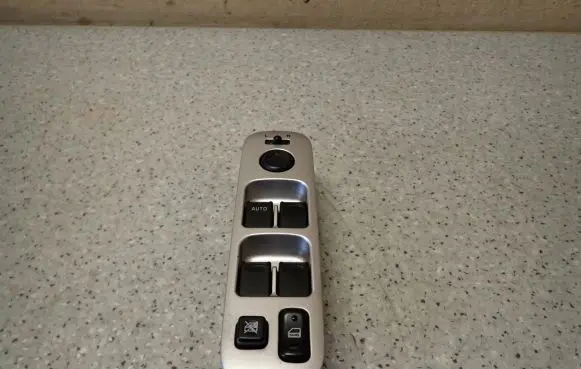 Other switches/knobs/shifts