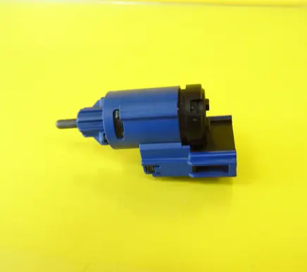Volkswagen PASSAT B4 Clutch pedal sensor 1J0927189E