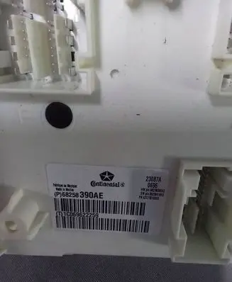 Dodge Durango Comfort/convenience module 7P68258390A 23087A