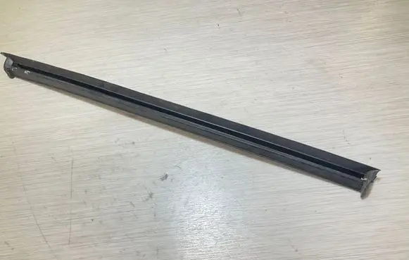 Volvo XC90 Rubber seal front door window/glass 31845556