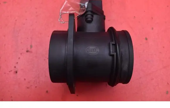 Volkswagen PASSAT B5.5 Mass air flow meter 8ET00914905