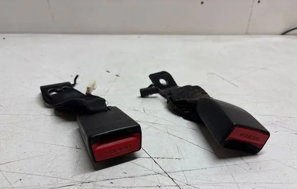 BMW 2 F22 F23 Rear seatbelt buckle 7375289 628539000B