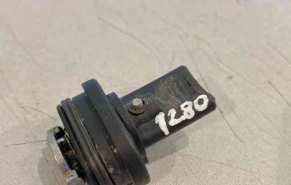 Hyundai i30 Fuel Injector clamp holder 2245027XXX