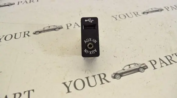 BMW 3 E90 E91 AUX in-socket connector 9237653