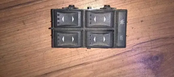 Ford Mondeo Mk III Electric window control switch 1s7t14a132bd 03163451