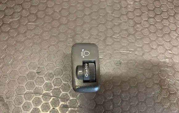 Honda CR-V Headlight level height control switch M20010
