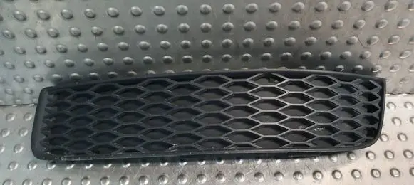 Audi TT Mk1 Front grill 8N0807681