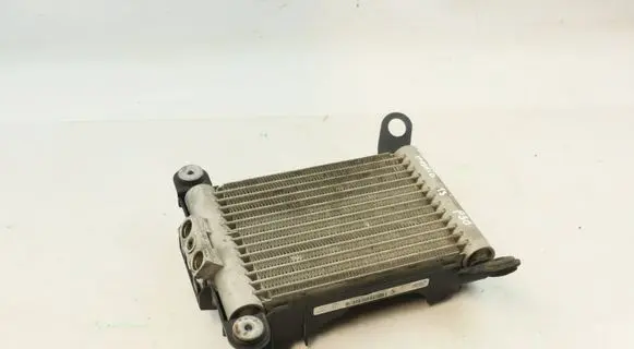 BMW 3 F30 F35 F31 Engine oil radiator 7618360 7600698 17217618360