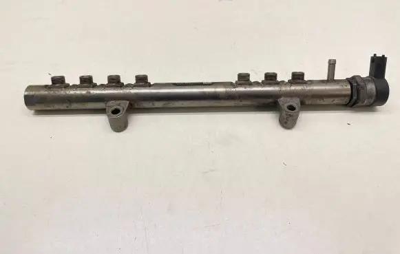 Volvo XC60 Fuel main line pipe 30777759 004968L3 0445215025