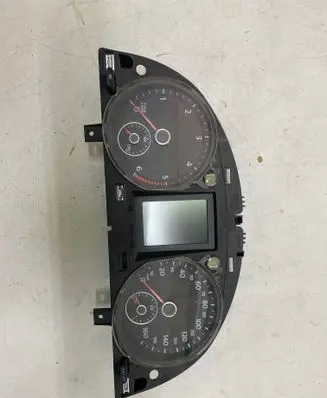 Volkswagen PASSAT B7 Speedometer (instrument cluster) 3AA920970A
