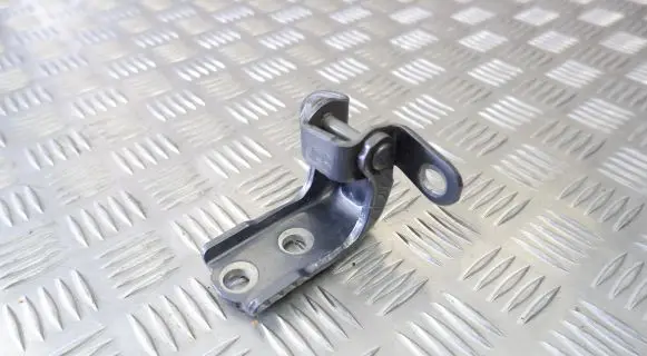 Lexus GS 250 350 300H 450H Rear door lower hinge 6877060040