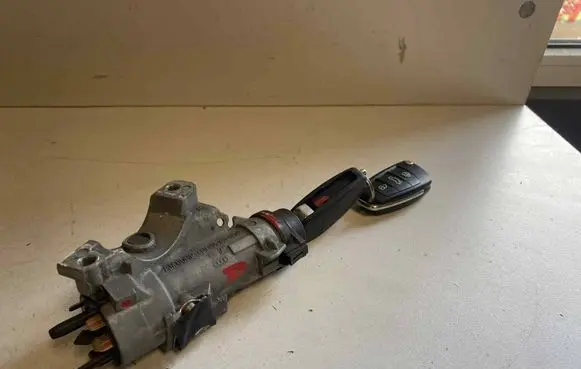 Audi A4 S4 B7 8E 8H Ignition lock 4B0905851N