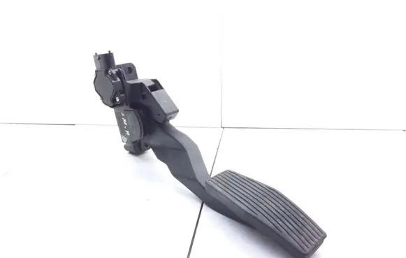 Opel Zafira A Accelerator throttle pedal 90581208 0281002298