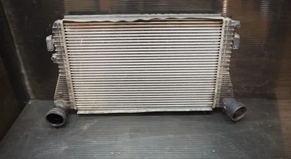Volkswagen Golf V Intercooler radiator 1K0145803