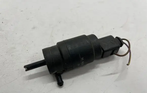 Mercedes-Benz E W211 Windscreen/windshield washer pump