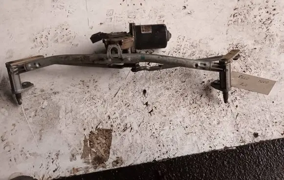 Volkswagen Polo III 6N 6N2 6NF Front wiper linkage 