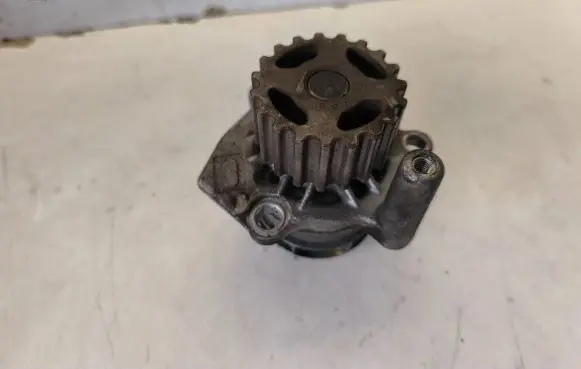 Volkswagen Caddy Water pump R863G