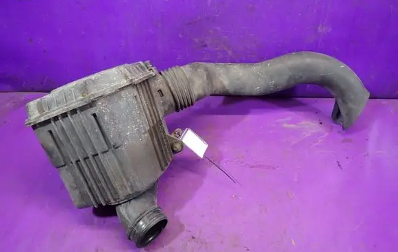 Alfa Romeo 159 Air filter box 55193133