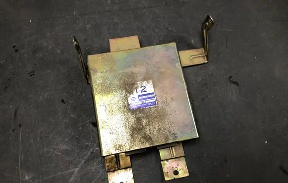 Suzuki Jimny Engine control unit/module 2371066C00 A93B71565 2324