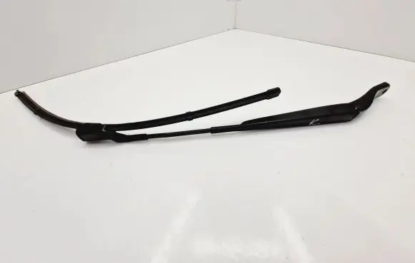 Peugeot 2008 II Front wiper blade arm 9822931680