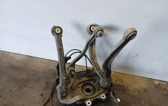 Mercedes-Benz C W205 Rear wheel hub spindle/knuckle 20409FI6 20407FI6 20402RSA6