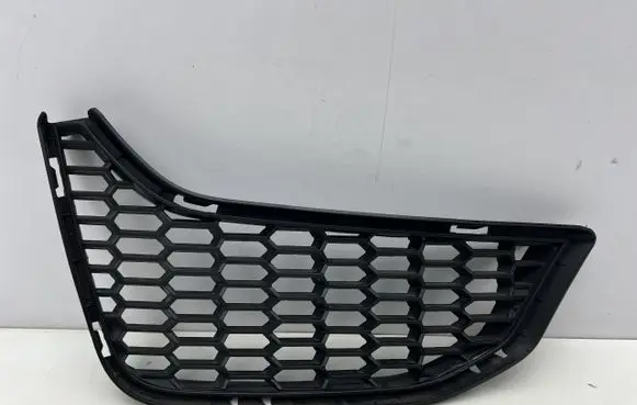 BMW M4 F82 F83 Front bumper lower grill 8054302