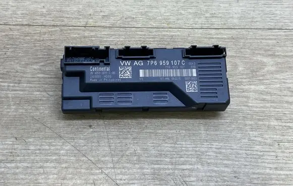 Volkswagen Touareg II Tailgate/trunk control unit/module 7P6959107C