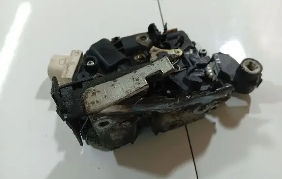 Mini One - Cooper R50 - 53 Front door lock 3700033835
