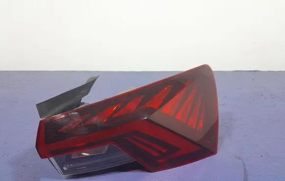 Skoda Octavia 985 Rear/tail lights 5E3945208A