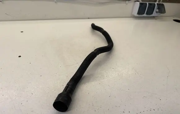 Opel Vivaro Breather/breather pipe/hose 