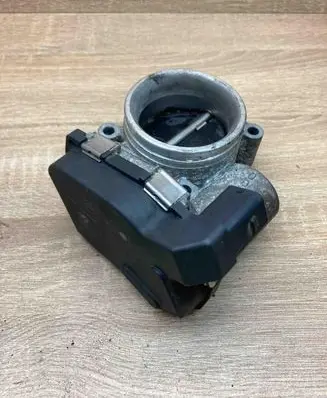 BMW 1 E81 E87 Throttle valve 7561067 A2C53145951
