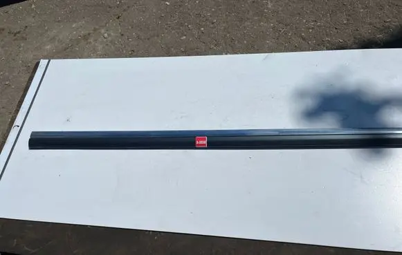 Volkswagen PASSAT B7 Front door trim (molding) 3AA854940A