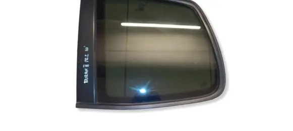 Volkswagen Touran II Rear side window 