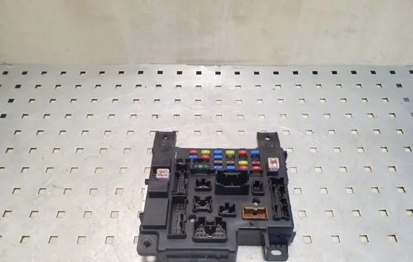 Peugeot 4007 Fuse box set 8637A322 L8637002A