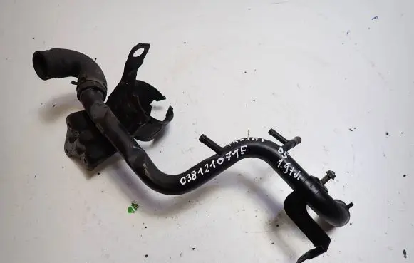 Volkswagen PASSAT B5 Engine coolant pipe/hose 038121071F