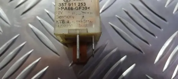Volkswagen Golf IV Other relay 357911253 14030000