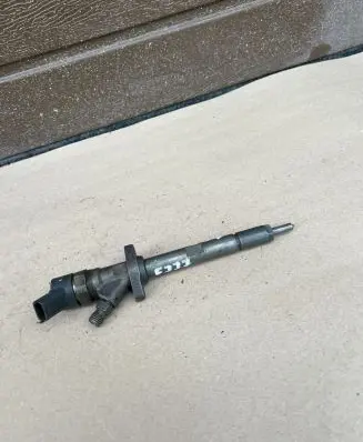 Peugeot 607 Fuel injector 9637277980 F777