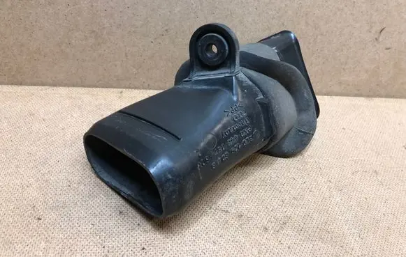 Audi A3 S3 8L Air intake duct part 8L0129604B