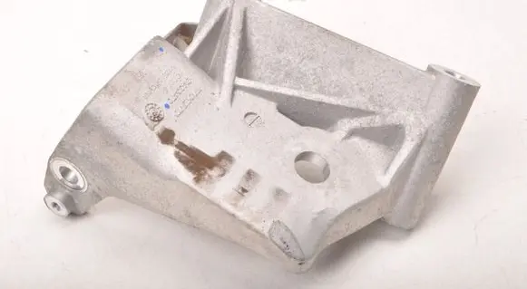 Volvo S90, V90 Engine mount bracket 31430470