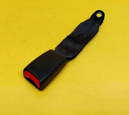 Mitsubishi Colt Middle seatbelt buckle (rear) 