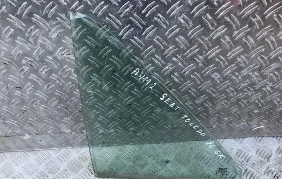Seat Toledo I (1L) Rear side window
