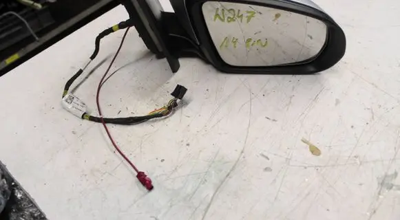 Mercedes-Benz B W247 Front door electric wing mirror