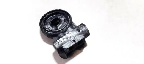 Renault Megane I Oil filter mounting bracket 7700869137
